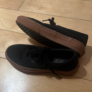 Vans Men's Black Sneakers with gum sole